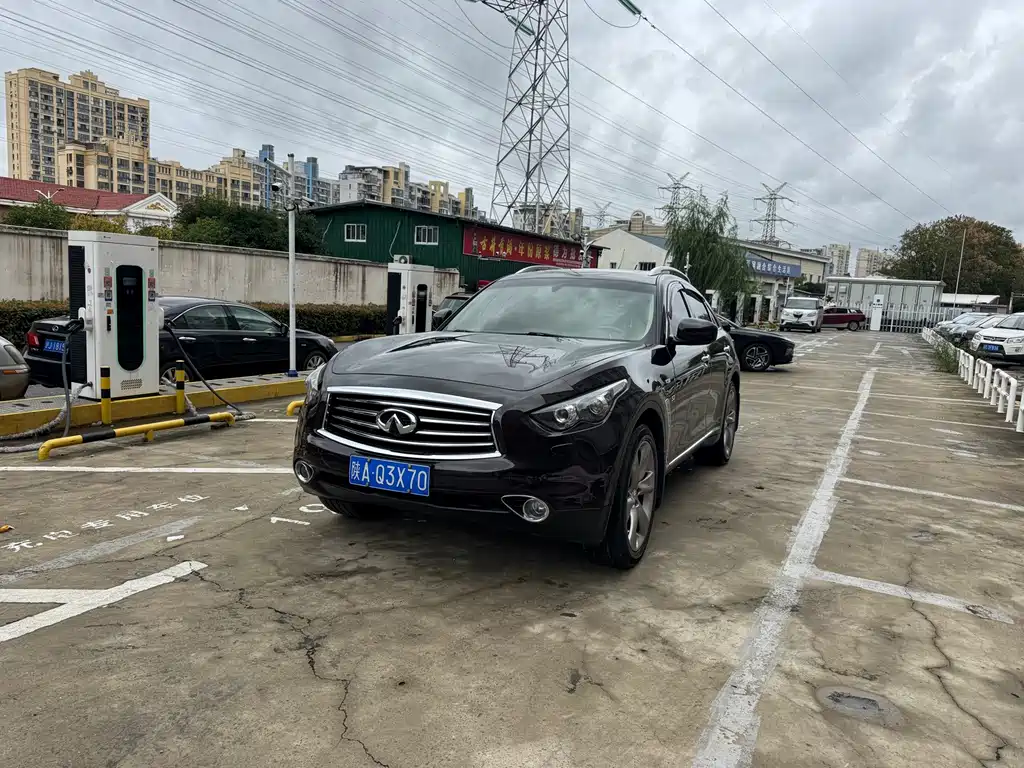 Infiniti QX70 — миниатюра 3