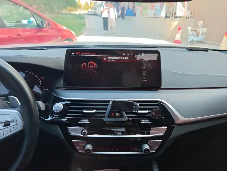 BMW 5 Series — миниатюра 13