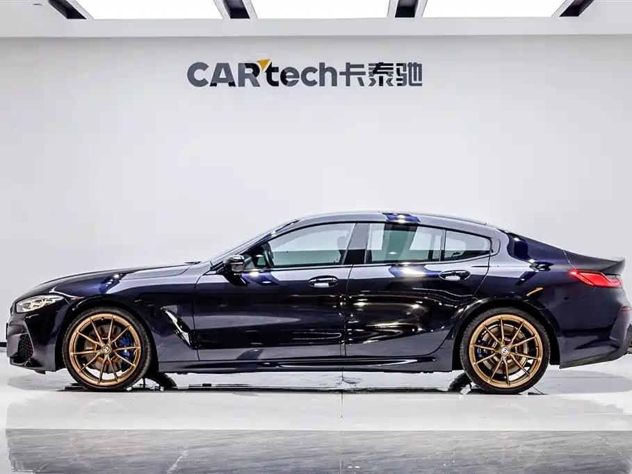 BMW  8 SERIES