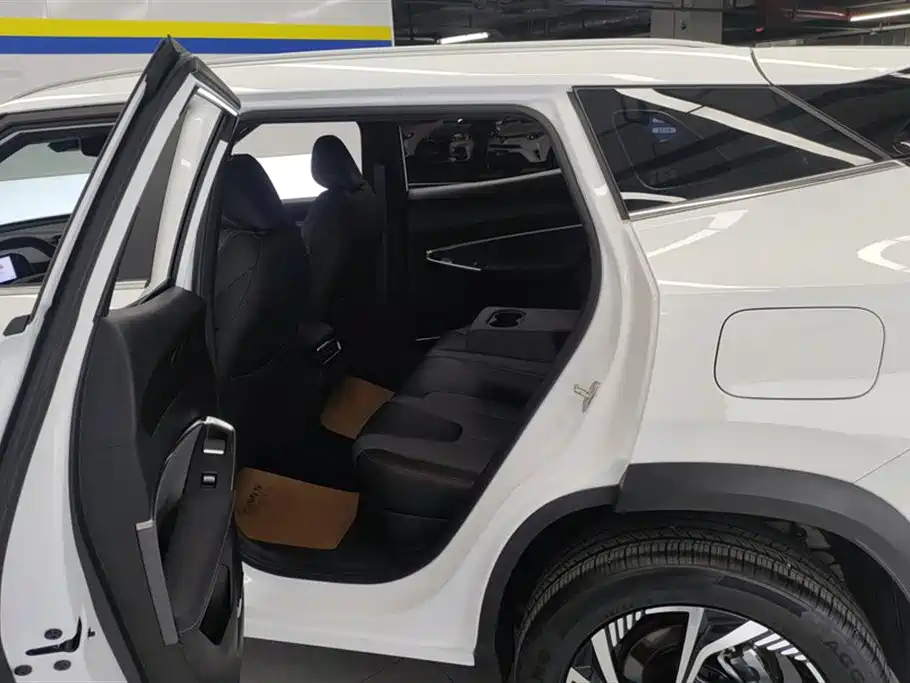 GEELY AUTOMOBILE BOYUE