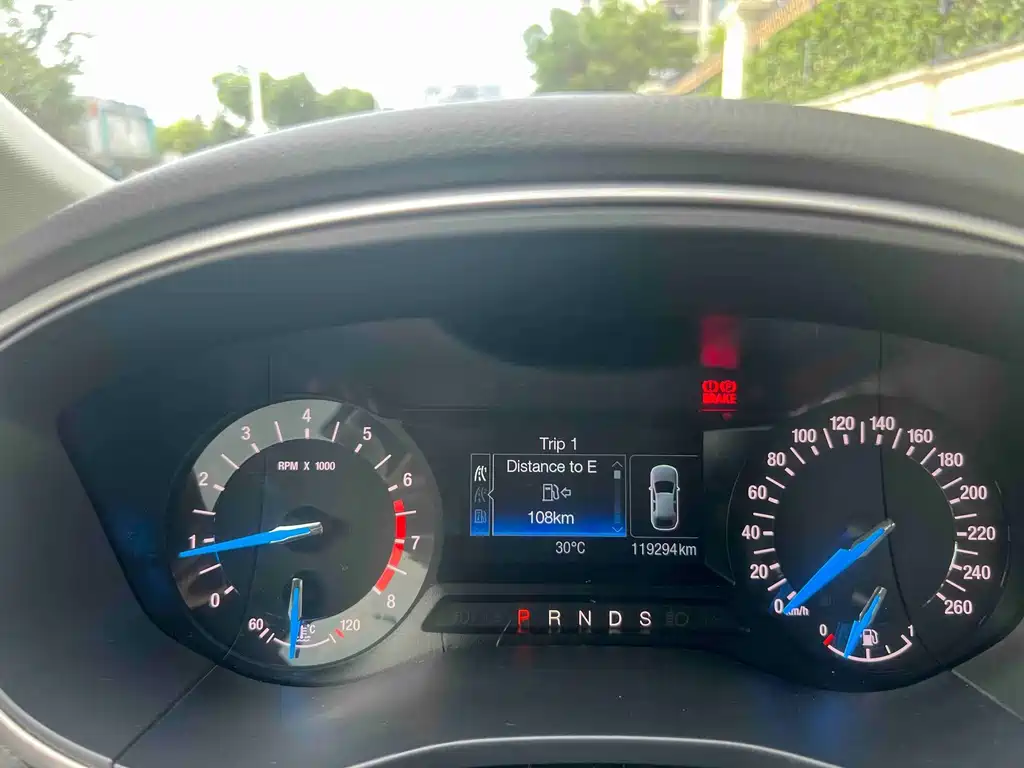 Ford Mondeo — миниатюра 10