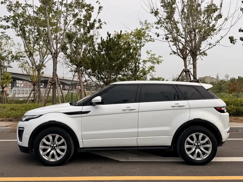Land Rover Evoque — миниатюра 8