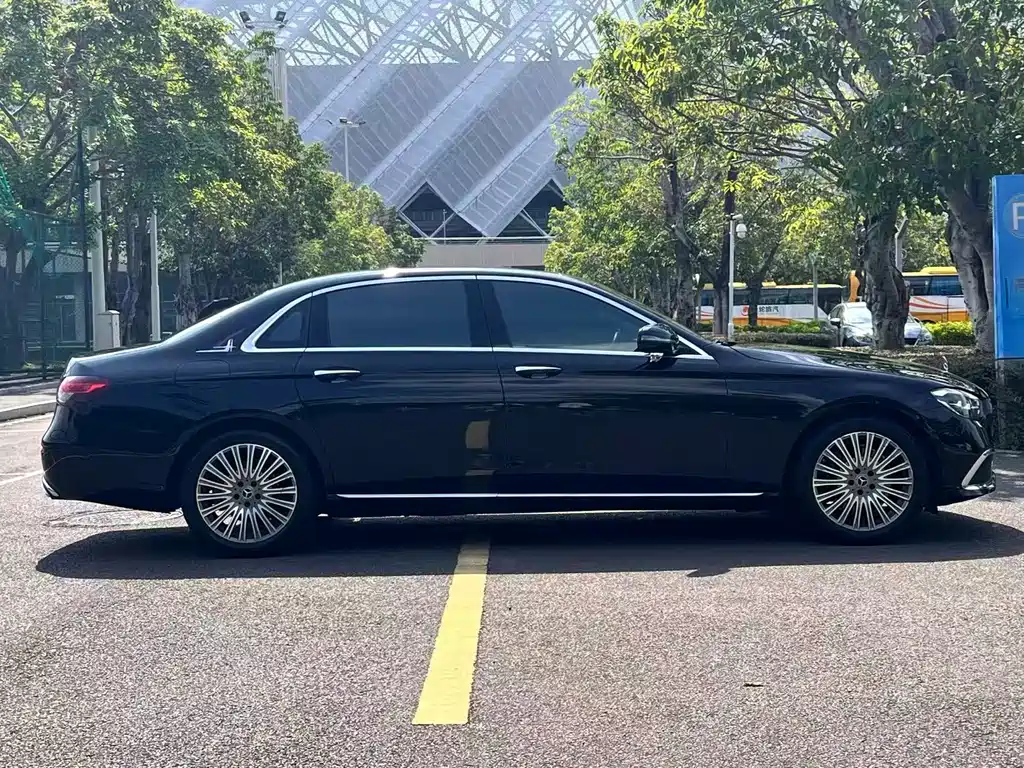 Mercedes-Benz E-Class — миниатюра 19