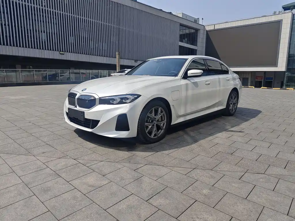 BMW i3 2024