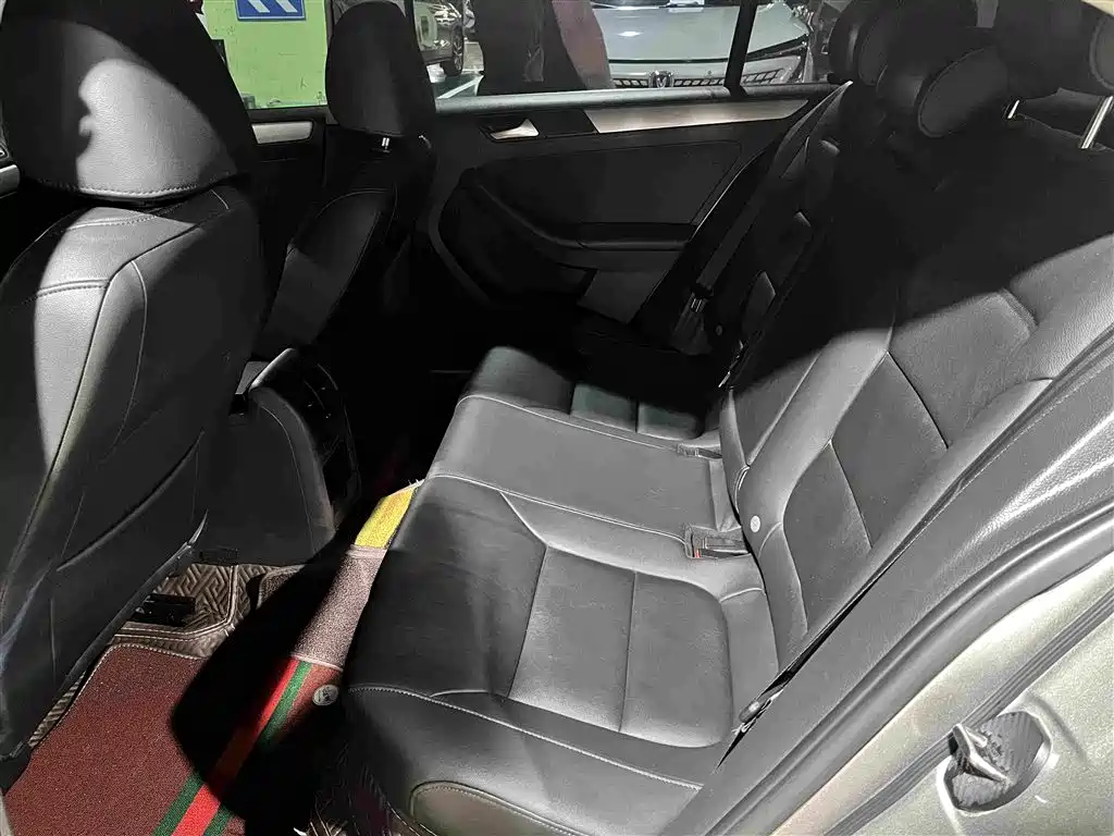 Volkswagen Sagitar — миниатюра 6