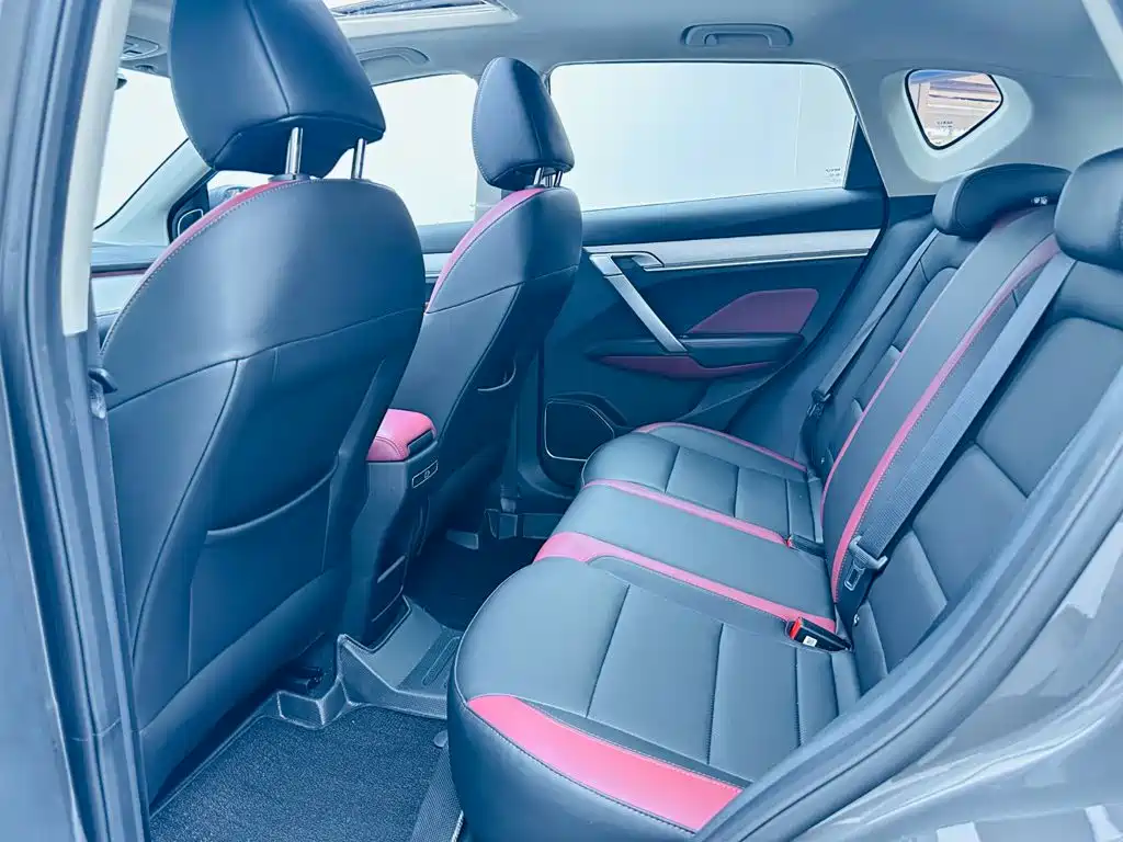 Geely Binyue — миниатюра 17
