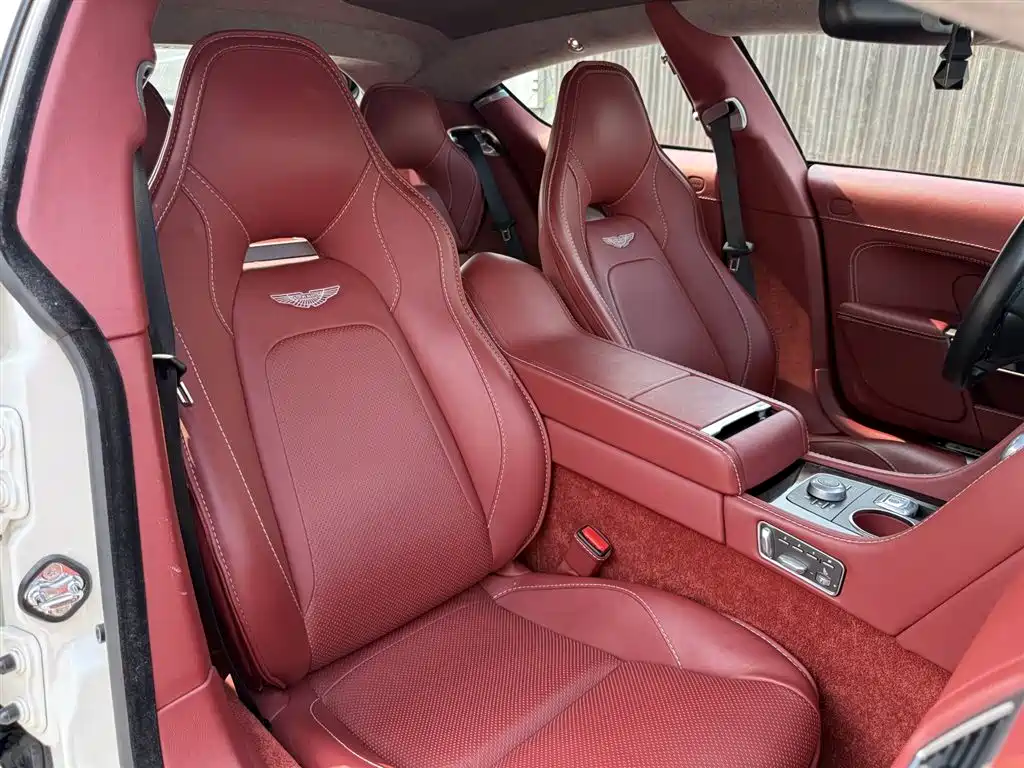 Aston Martin Rapide — миниатюра 34