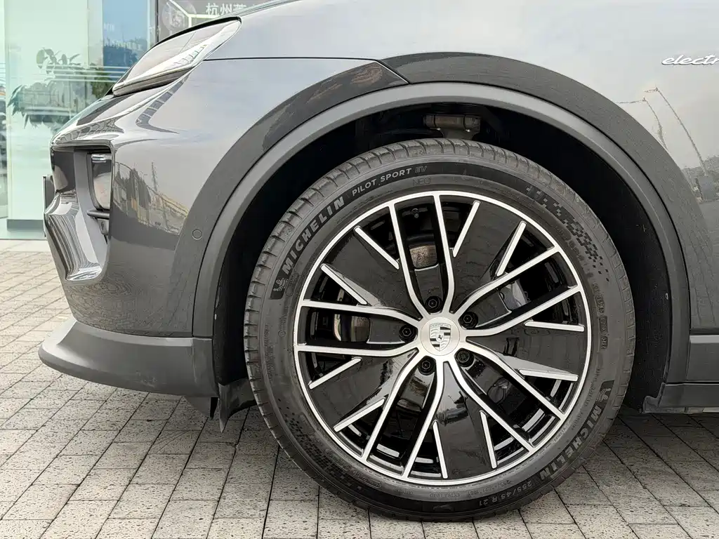 PORSCHE MACAN NEW ENERGY