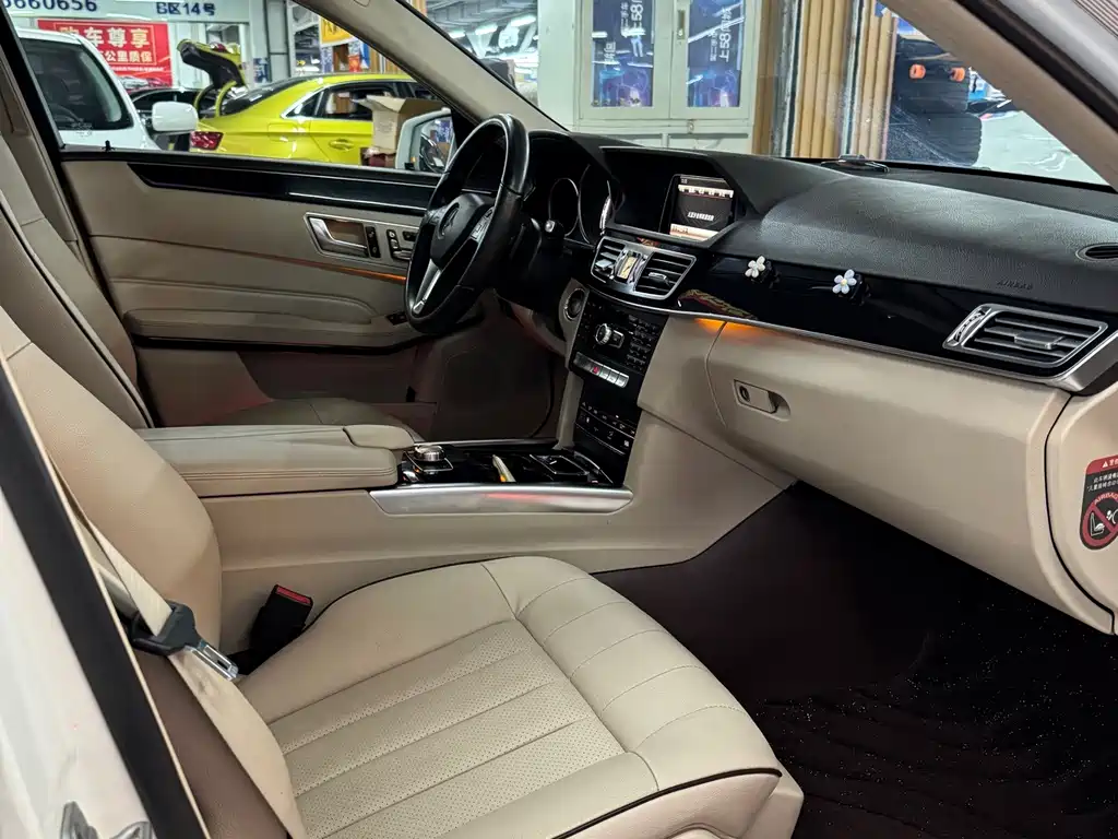 Mercedes-Benz E-Class — миниатюра 9
