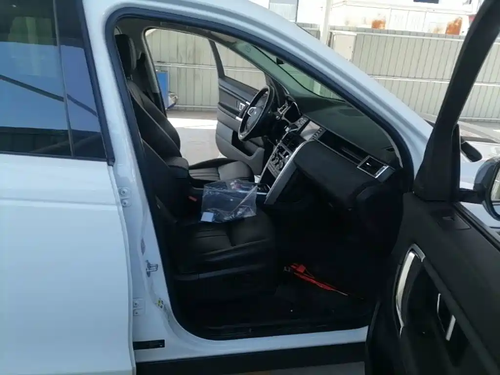 Land Rover Discovery Sport — миниатюра 9