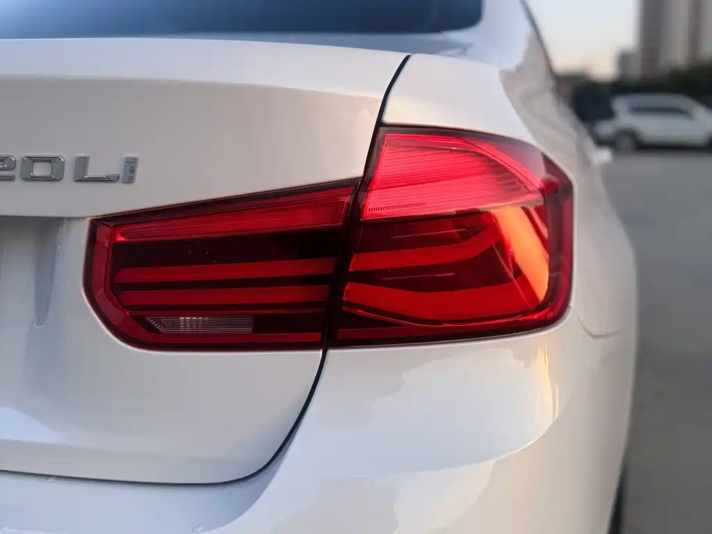 BMW 3 Series — миниатюра 24