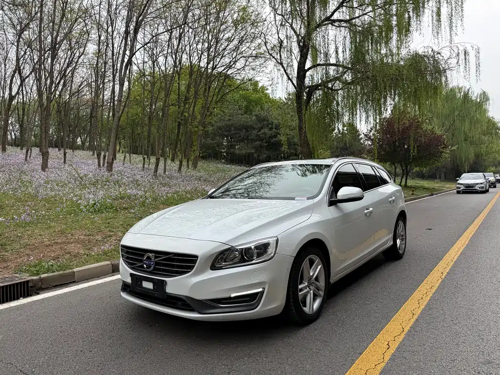 Volvo V60 2015