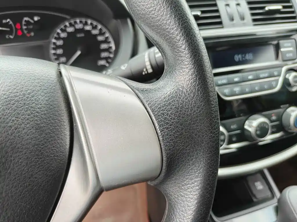 Nissan Tiida — миниатюра 16