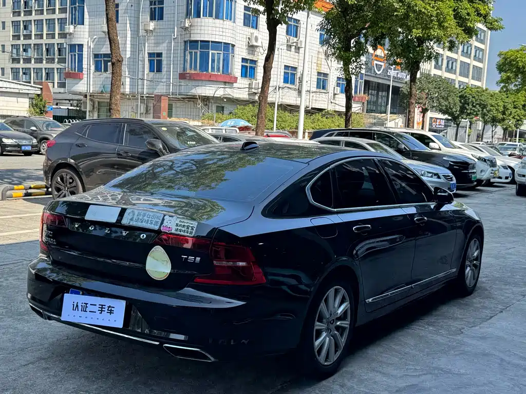 Volvo S90 — миниатюра 10