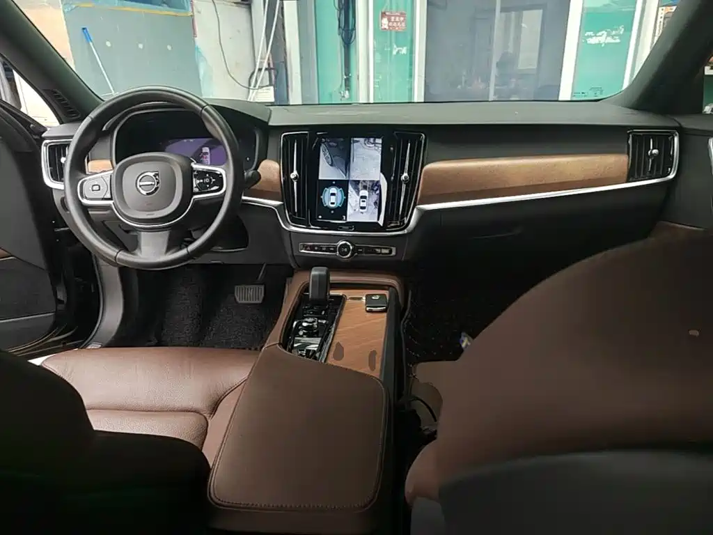 Volvo S90 — миниатюра 10