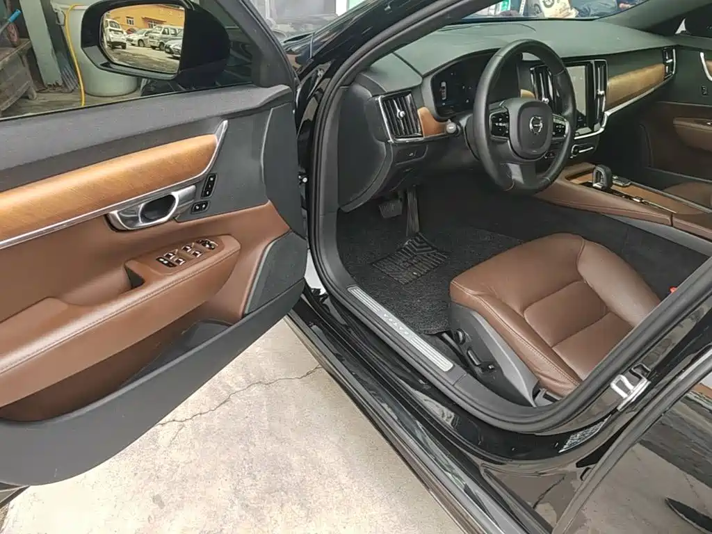 Volvo S90 — миниатюра 16