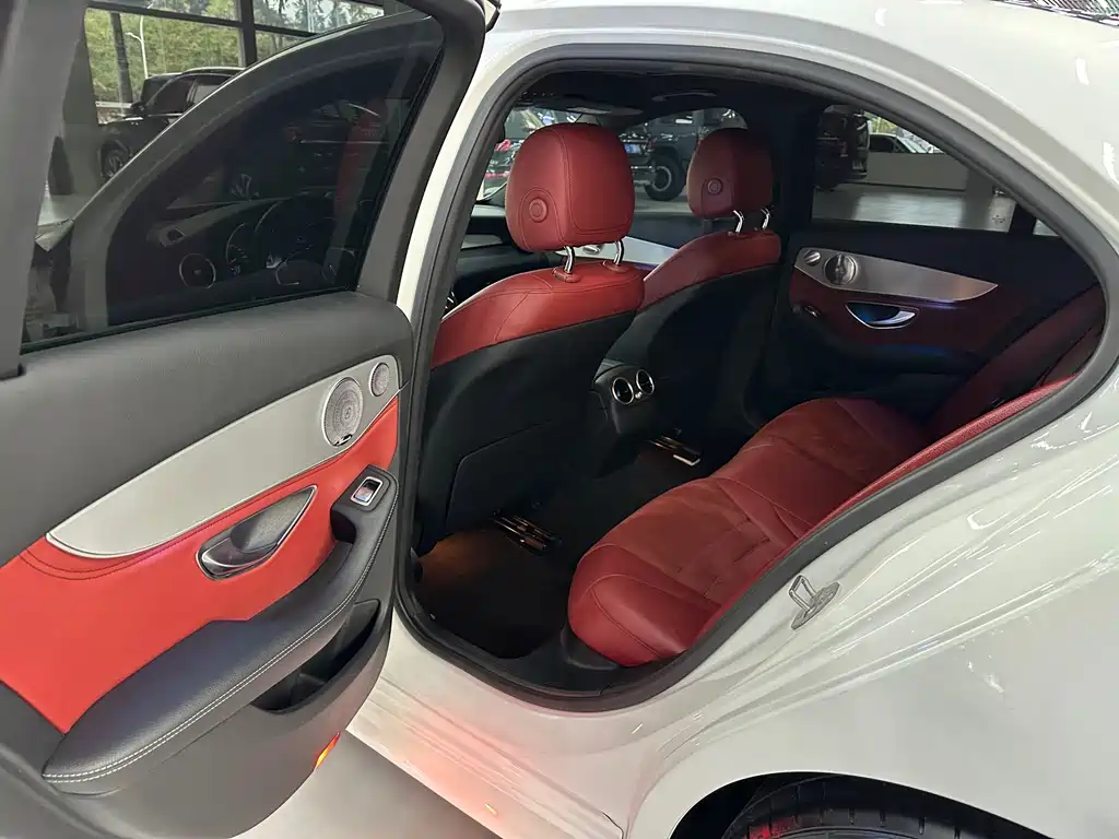 Mercedes-Benz C-Class — миниатюра 8
