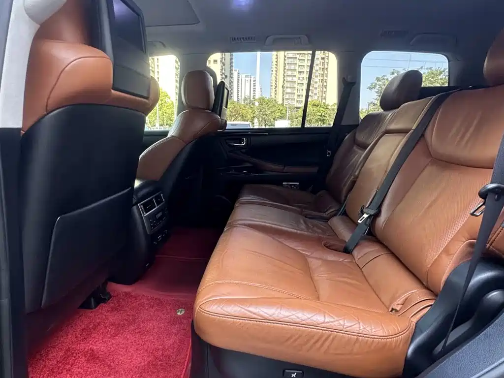 Lexus LX — миниатюра 10