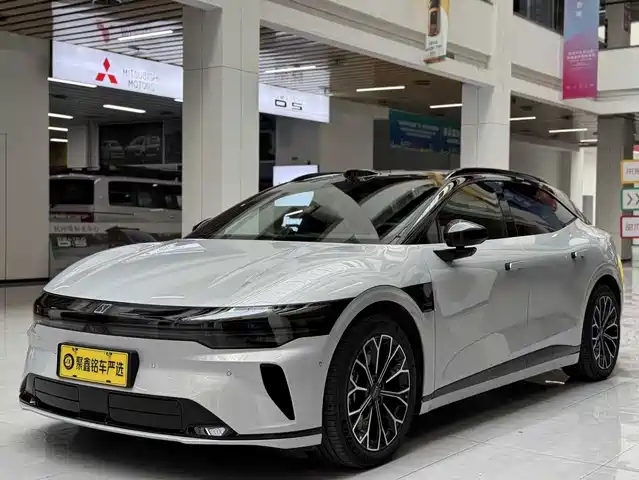 2025 Zeekr 007