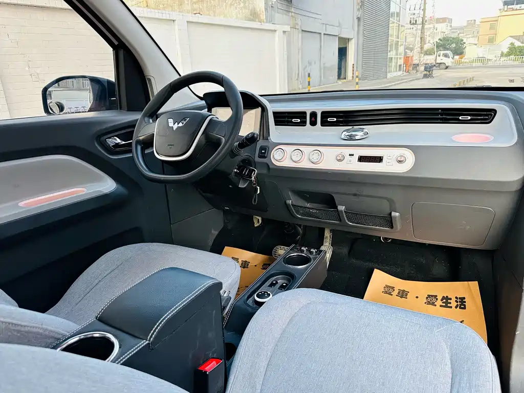 Wuling MINIEV — миниатюра 6