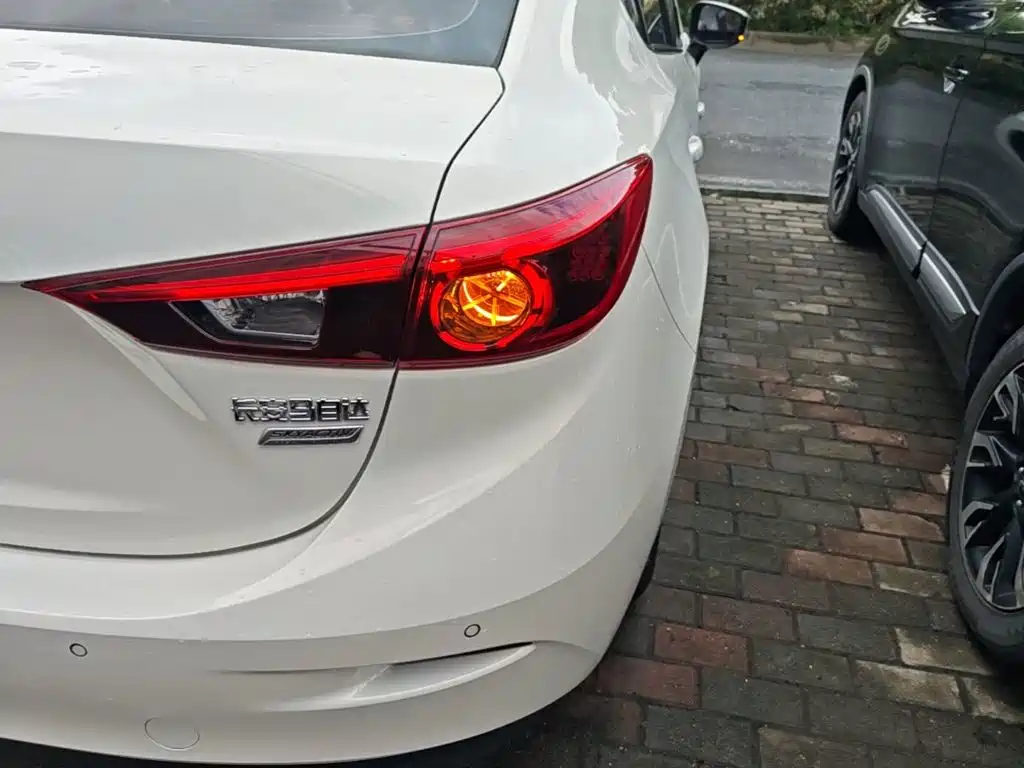 Mazda 3 Axela — миниатюра 8