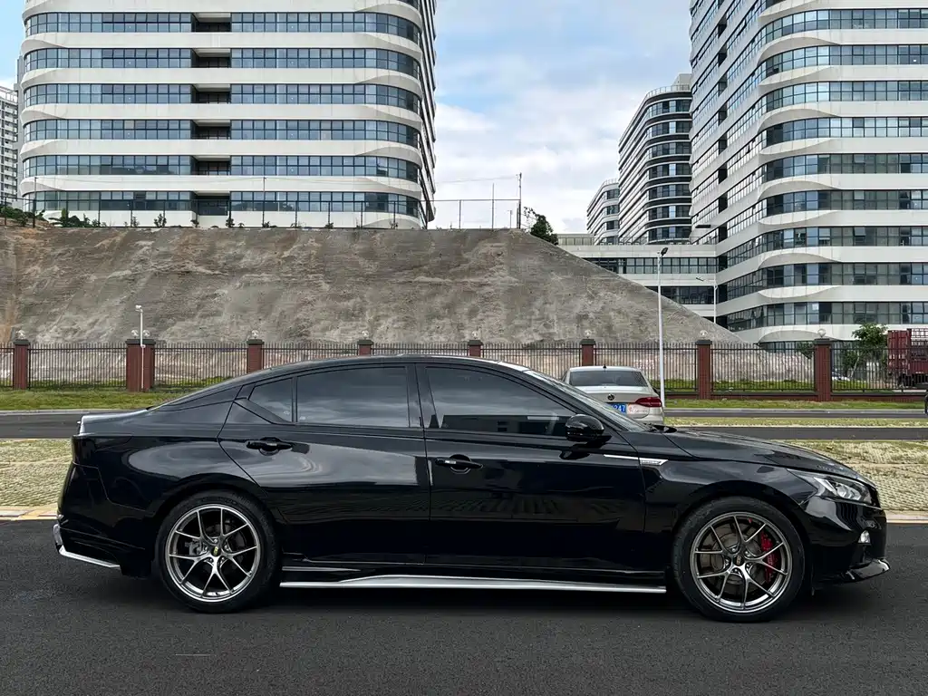 Nissan Teana — миниатюра 7