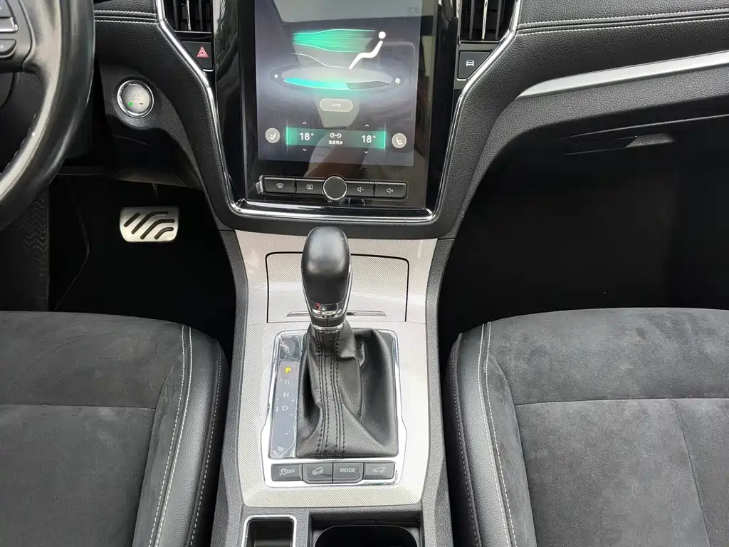 Roewe RX5 New Energy — миниатюра 16