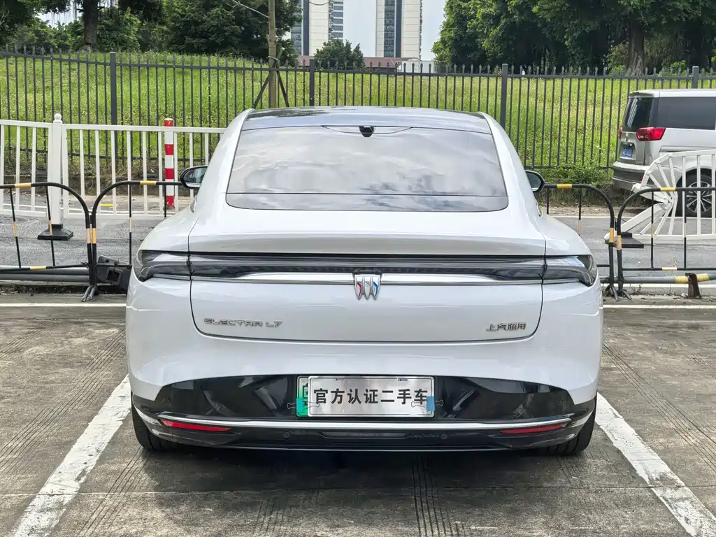 Buick Electra L7 — миниатюра 17