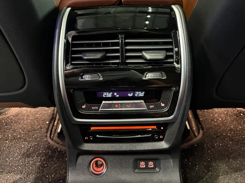 BMW X7 — миниатюра 21