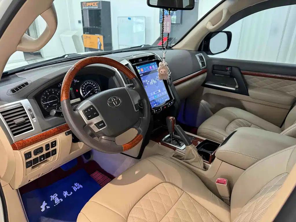 Toyota Land Cruiser — миниатюра 4