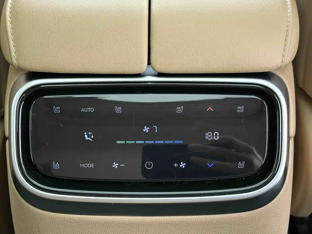 AITO AITO M7 — миниатюра 10