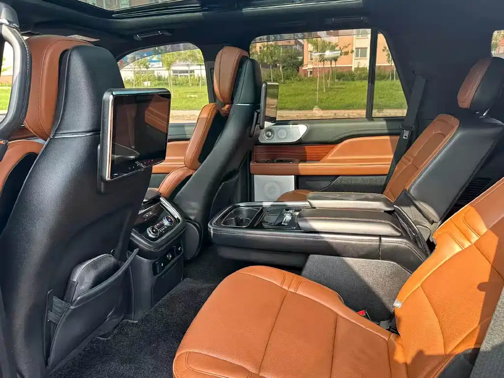 Lincoln Navigator — миниатюра 6