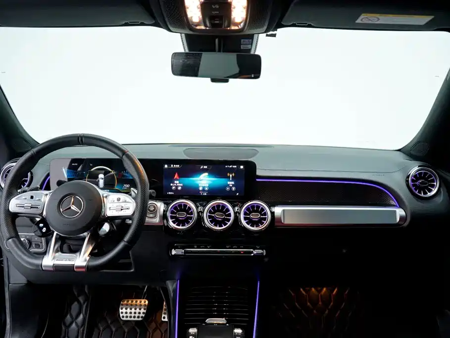 Mercedes-Benz GLB AMG — миниатюра 4