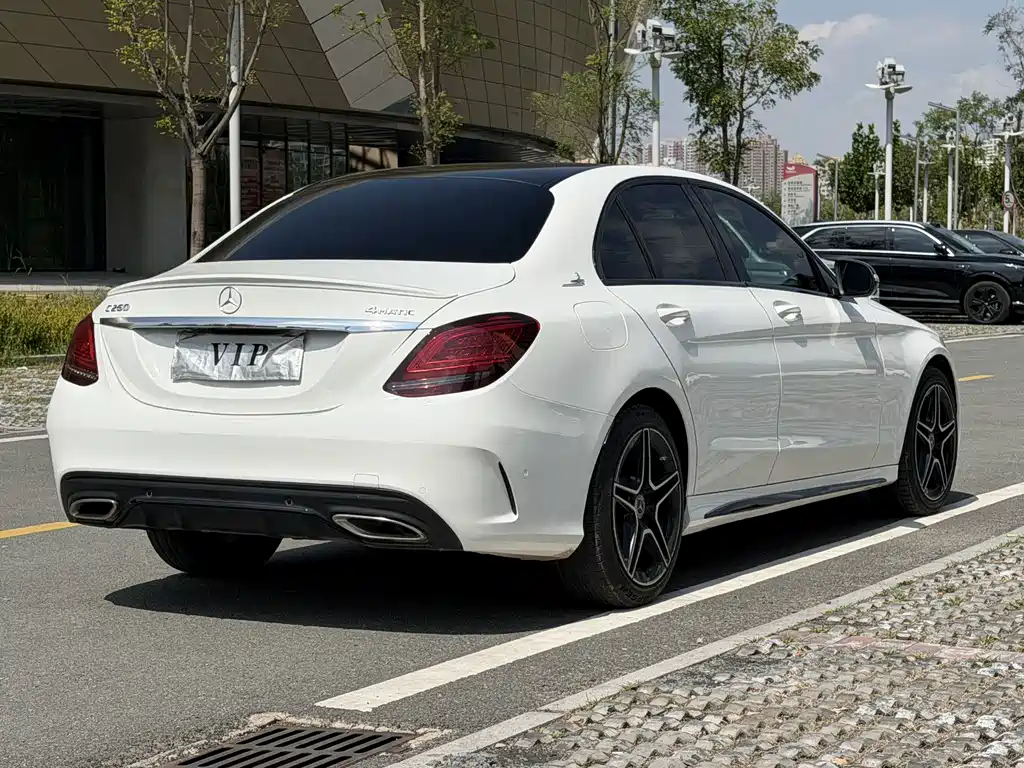 Mercedes-Benz C-Class — миниатюра 6