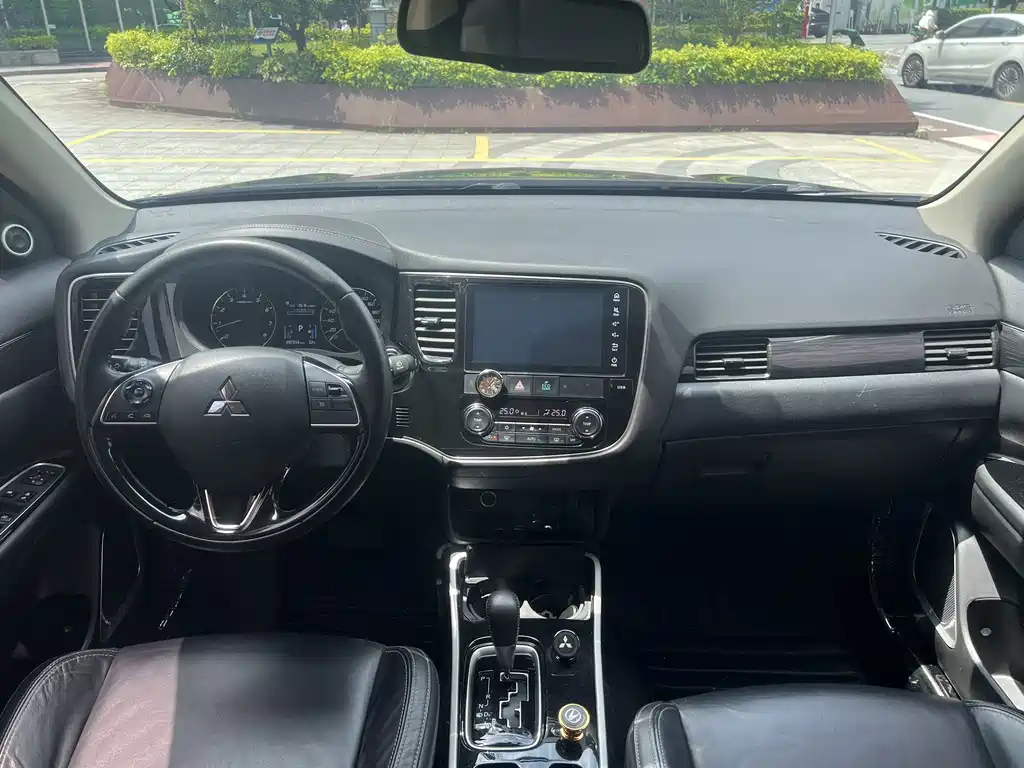 Mitsubishi Outlander 2.0L 2WD Enjoy Edition 7 seats China VI, фото 11