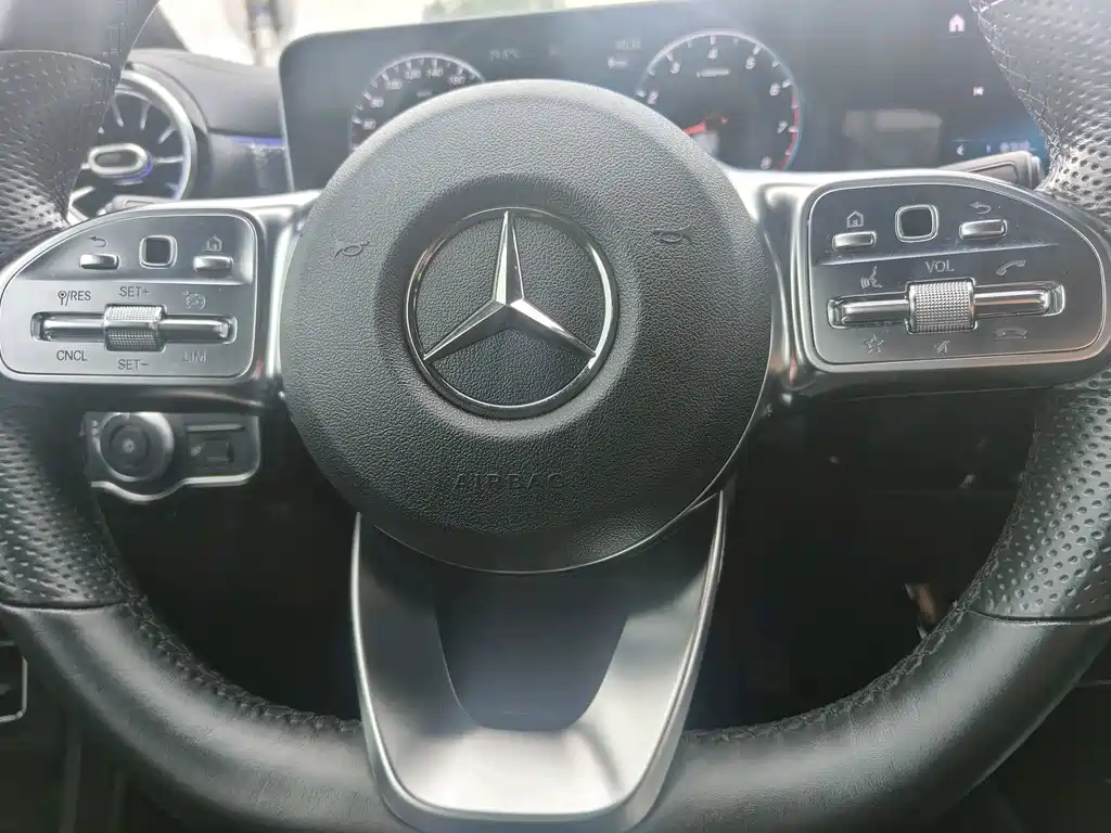 Mercedes-Benz A-Class — миниатюра 9