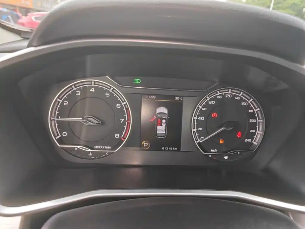 Geely Binyue — миниатюра 12
