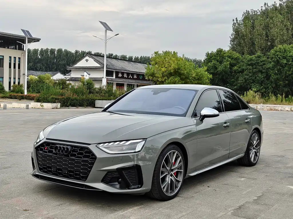 Audi S4