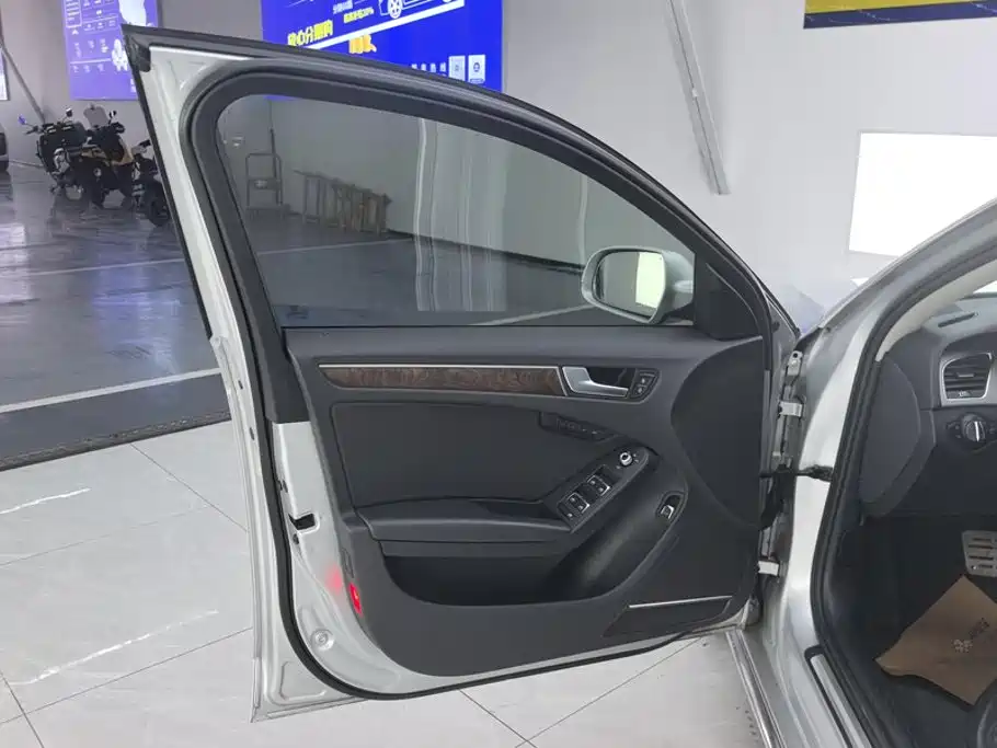 Audi A4L — миниатюра 7