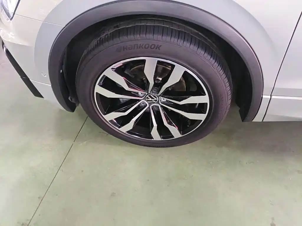 Volkswagen Tiguan L — миниатюра 23