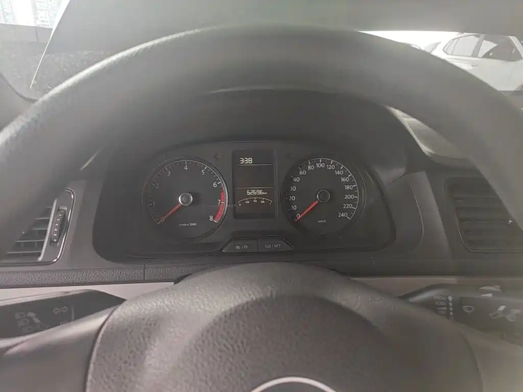 Volkswagen Lavida — миниатюра 8