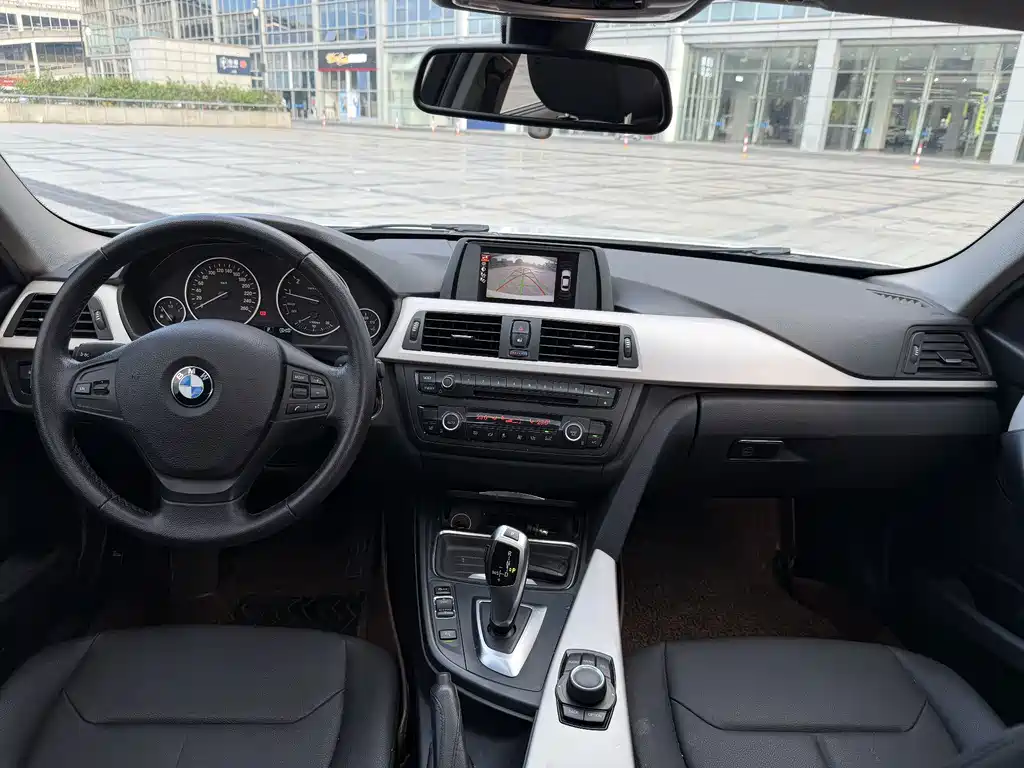 BMW 3 Series — миниатюра 12
