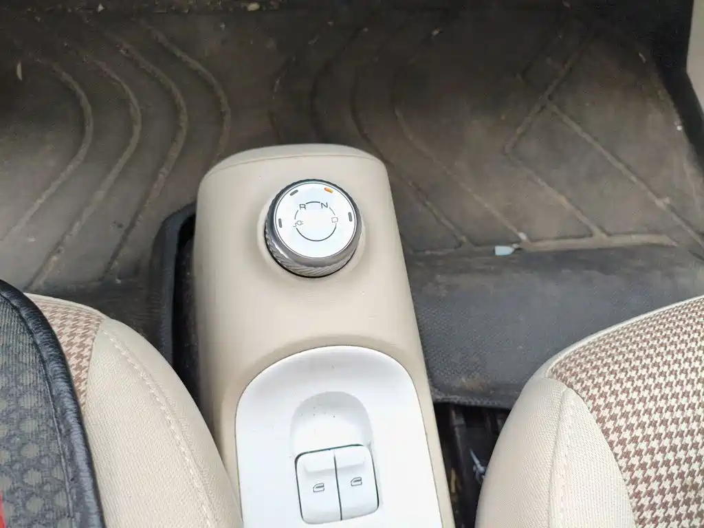 Wuling MINIEV — миниатюра 10