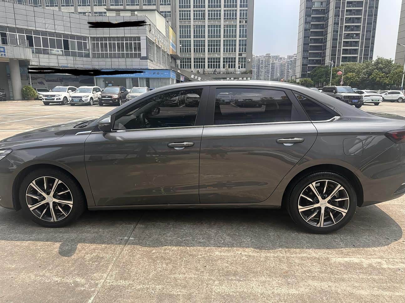 Geely Emgrand 1.5 л 2023 г. шампань/коричневый, пробег 43000 км
