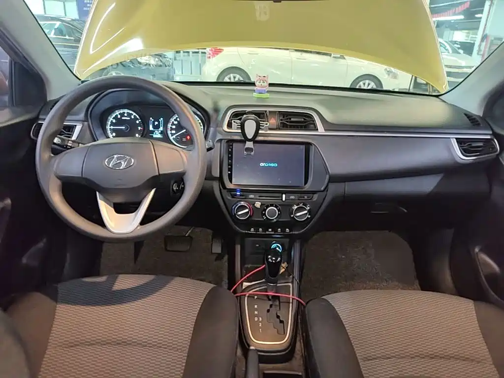Hyundai Verna — миниатюра 10