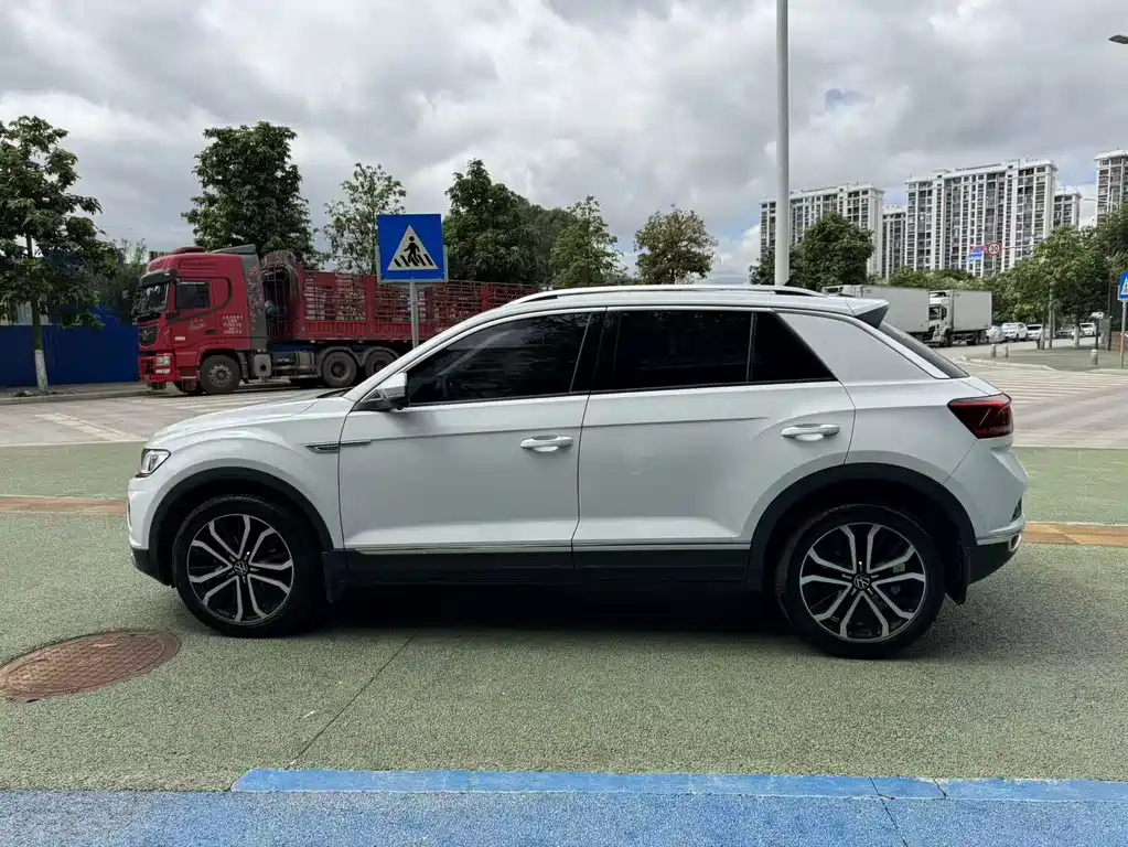 Volkswagen T-Roc — миниатюра 4
