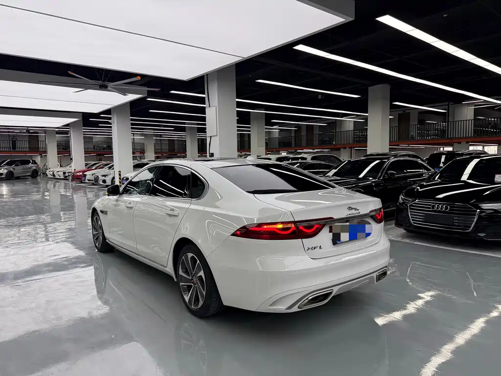 Jaguar XFL — миниатюра 15