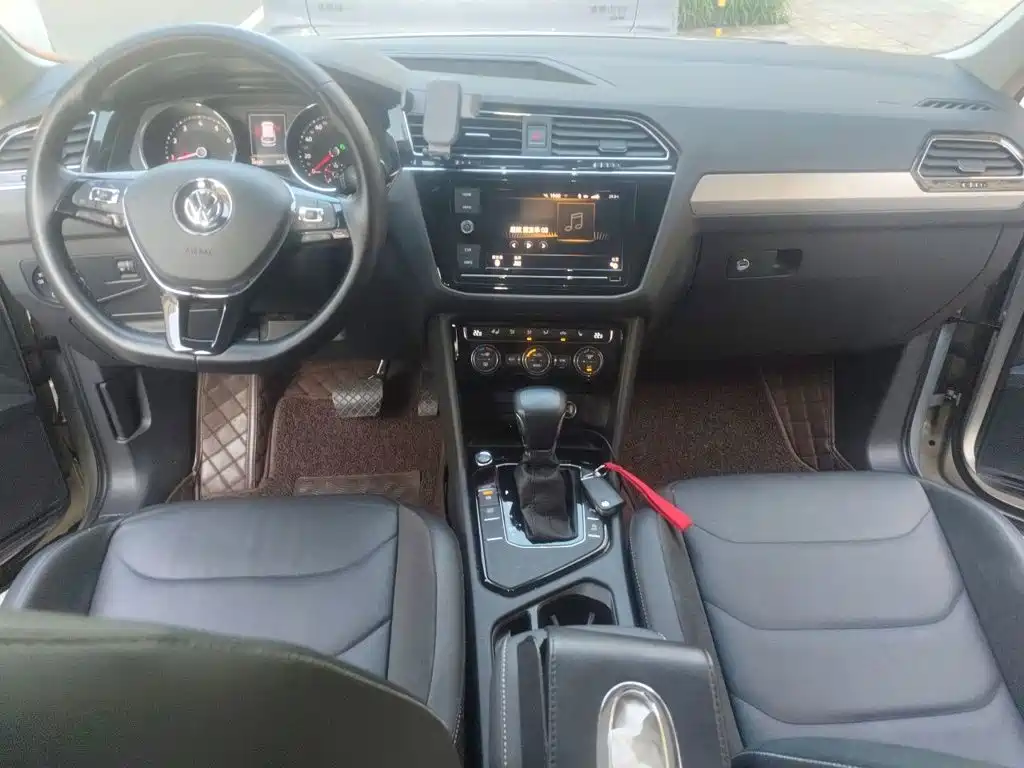 Volkswagen Tiguan L — миниатюра 10