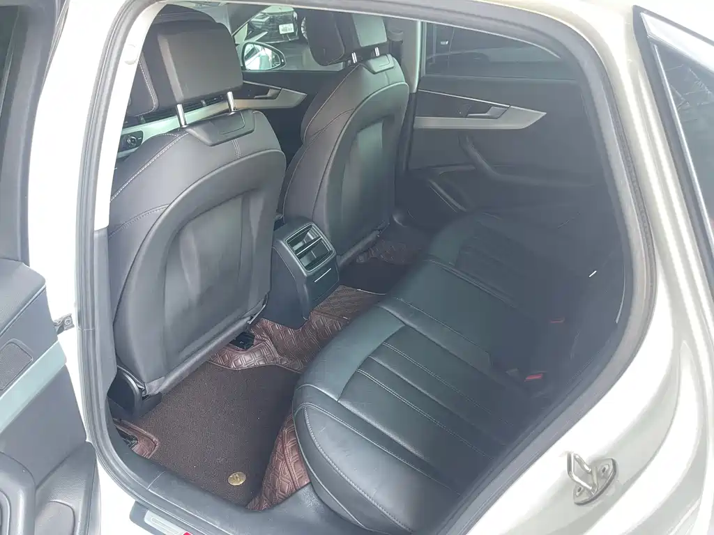Audi A4L — миниатюра 7