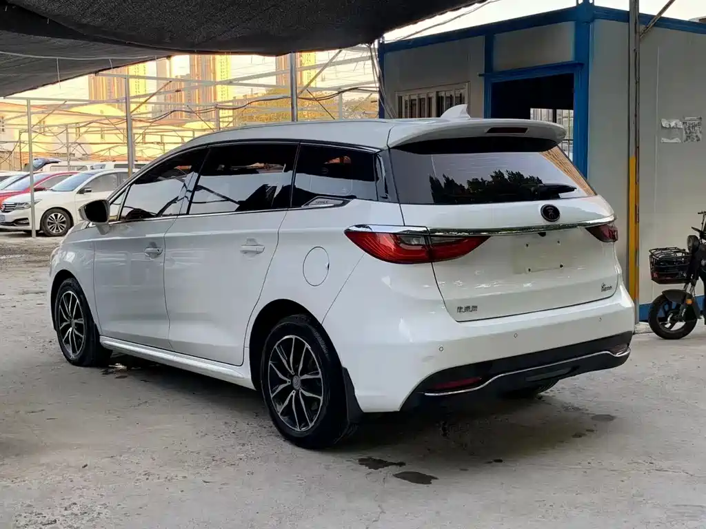 BYD Song MAX MAX 2017 1.5T AT Comfort 7 мест